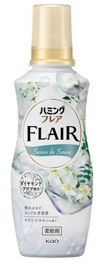 Кондиционер-ополаскиватель для белья KAO Humming (концентрат, расслабляющий аромат цветочного букета) 520 мл